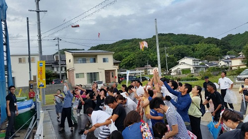 餅投げ