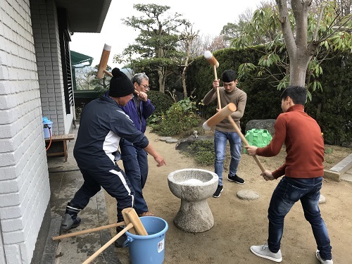 毎年恒例　餅つき